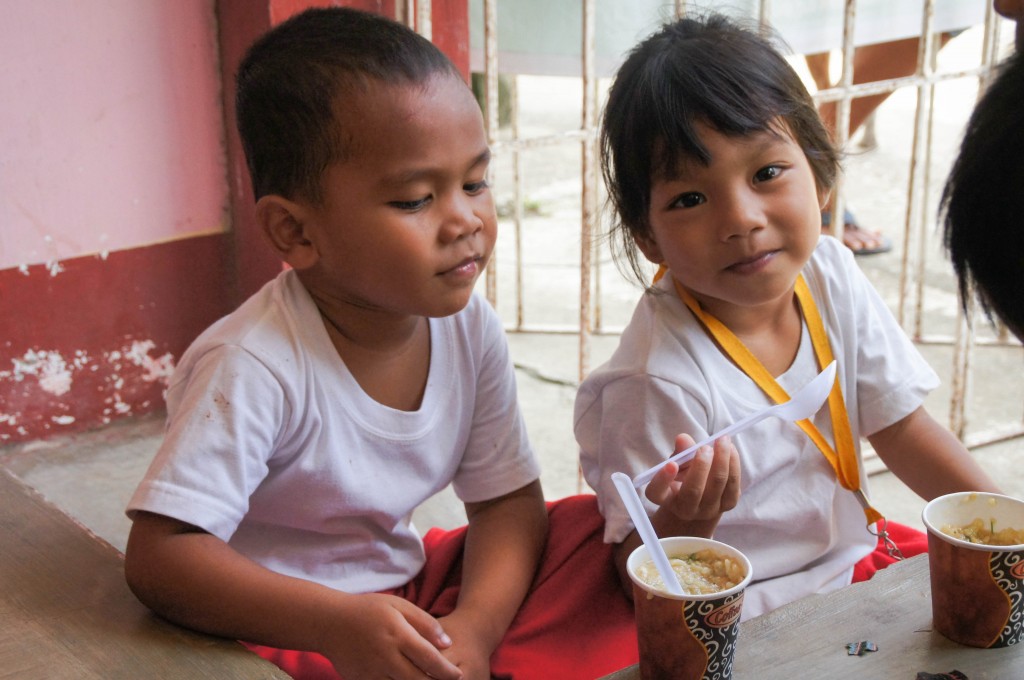 Boy and girl in Marinduque, Philippines | drewgneiser.com